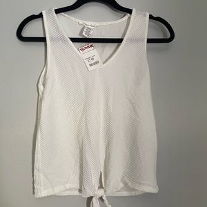Women’s T.J.Maxx cream colored medium tank top with a tie at the front